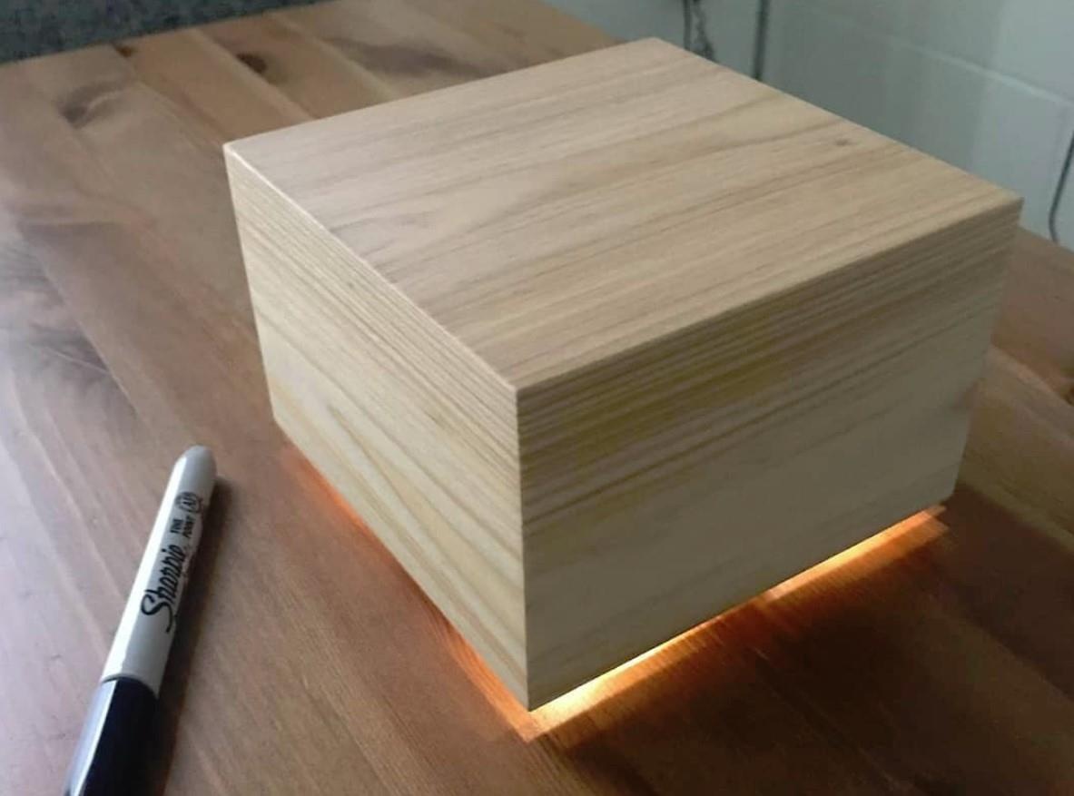 'Hop ngu' Mark Zuckerberg ninh vo goi duoc von hon 100.000 USD hinh anh