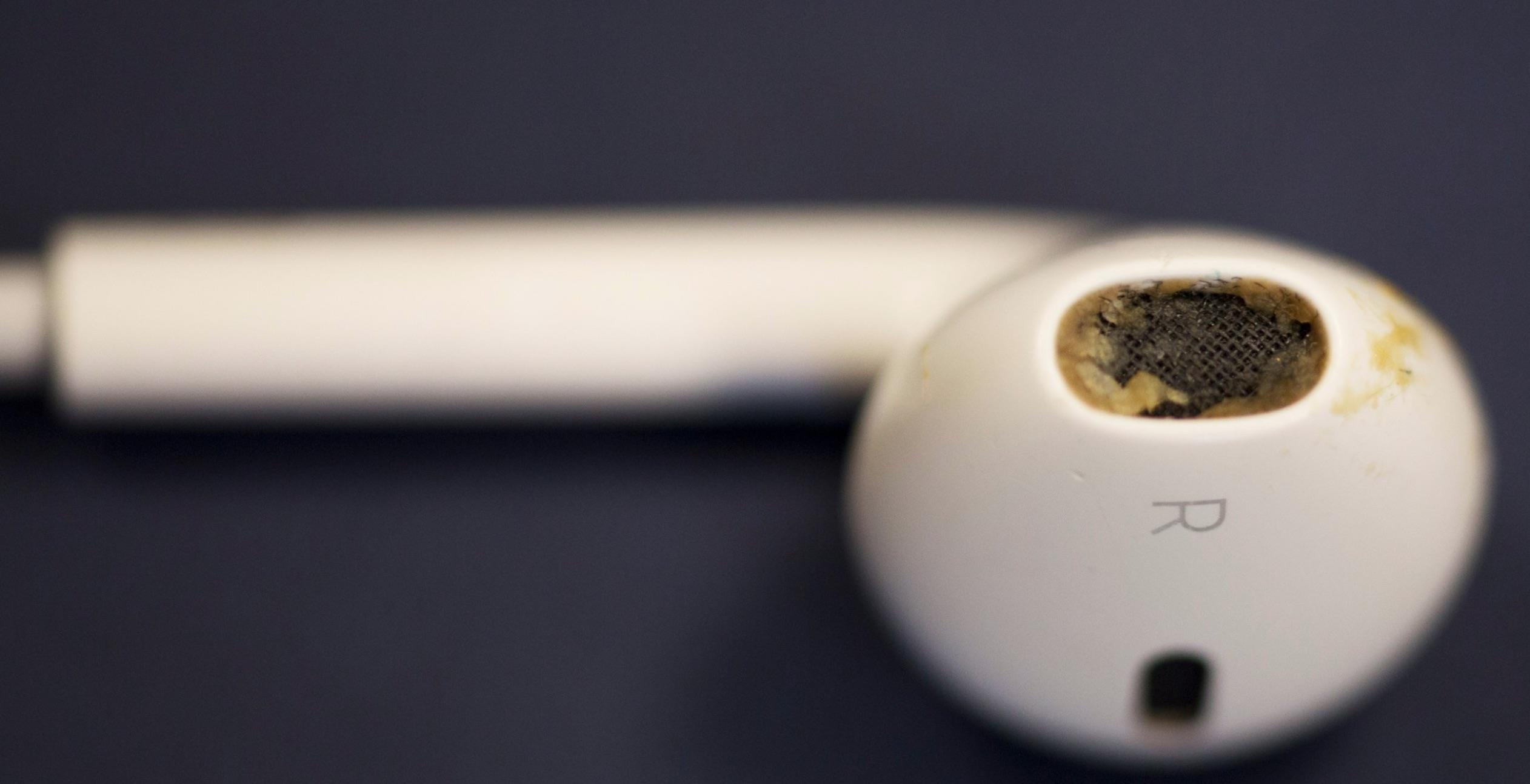 Day la ly do ban khong nen cho muon tai nghe hinh anh