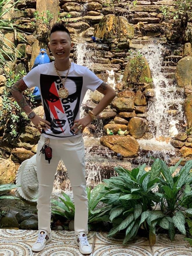 huan hoa hong bi bat anh 3