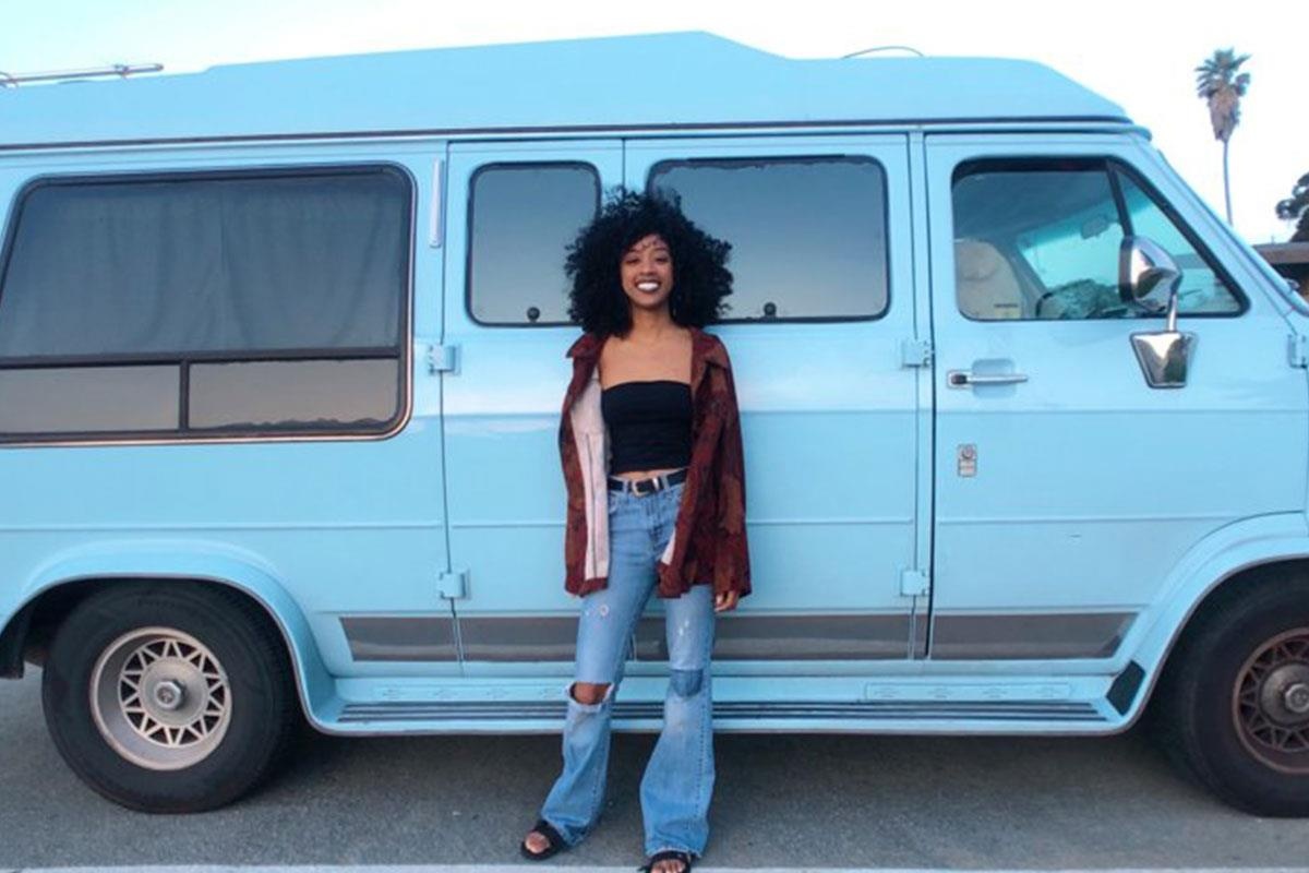 YouTuber bi fan cuong tan cong, quay roi vi noi tieng qua nhanh hinh anh