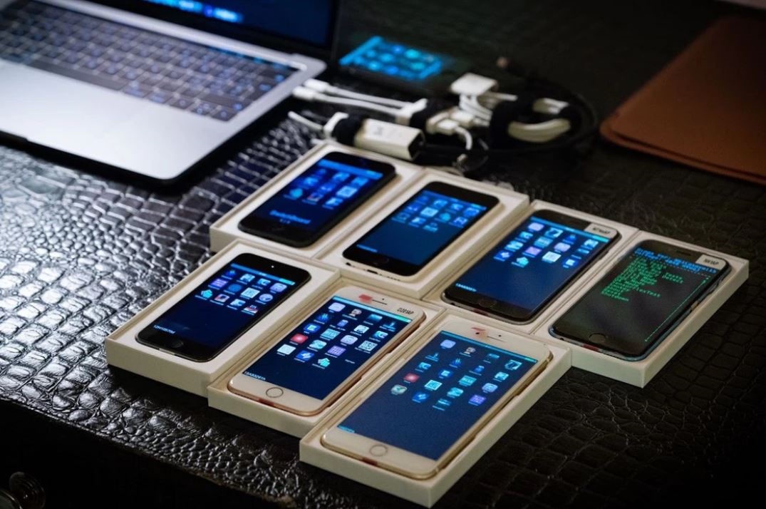 Day la chiec iPhone dac biet nhat the gioi, duoc chinh Apple jailbreak hinh anh