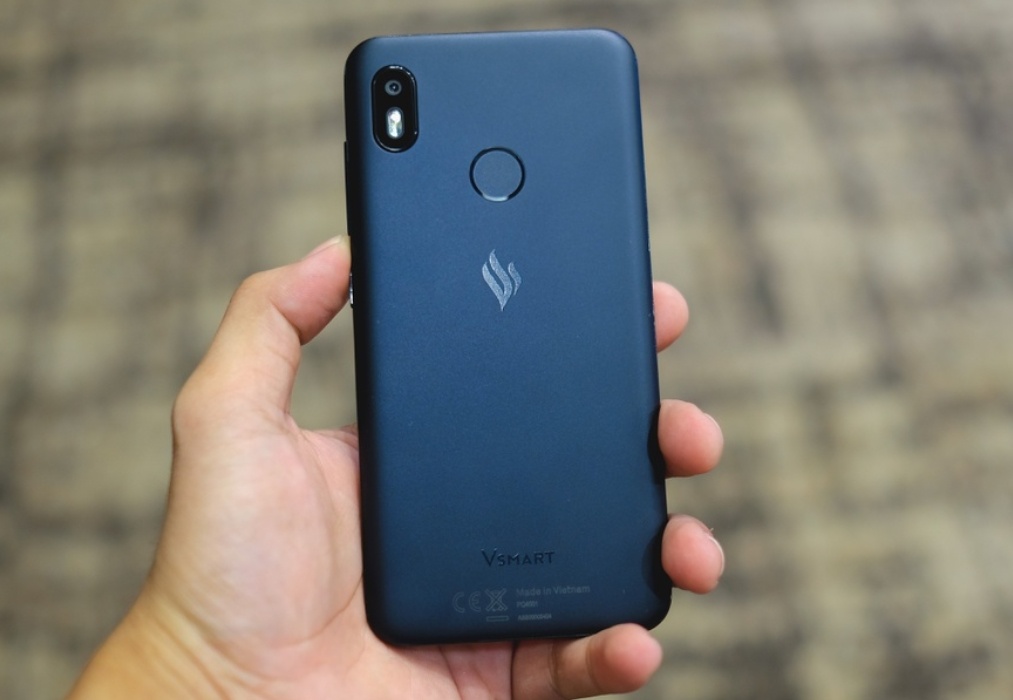 Vi sao VinSmart phai hop tac voi nha mang de vao thi truong My? hinh anh