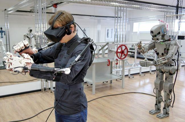 robot Nga phong len tram khong gian anh 2