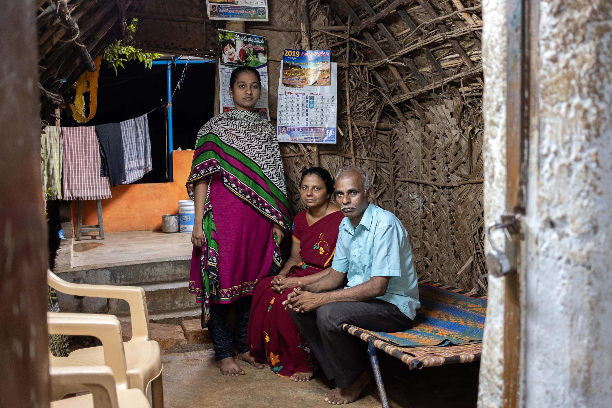 Tuong lai Apple tren doi vai nhung phu nu luong 4 USD/ngay hinh anh