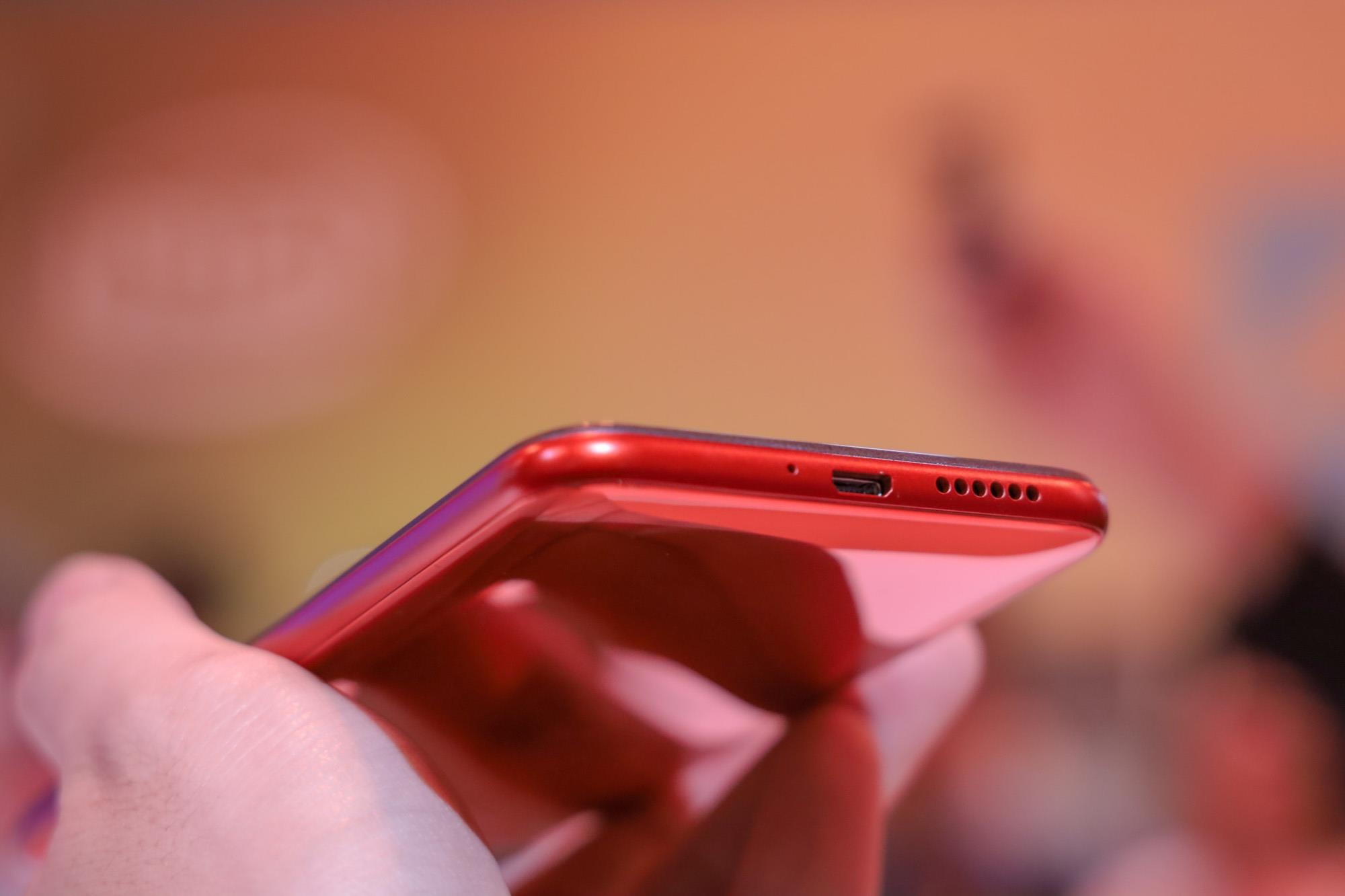 Moto One zoom cua lenovo anh 9