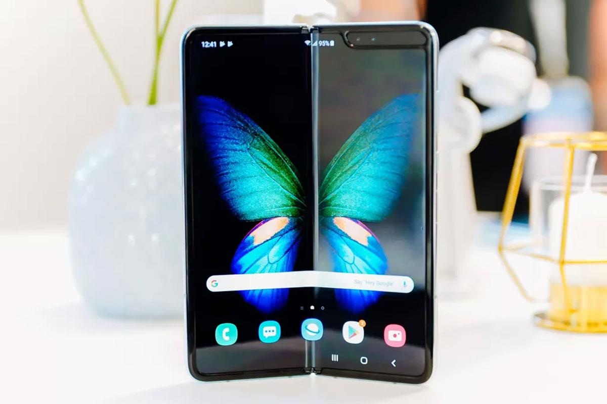 Samsung da sua nhung gi tren Galaxy Fold? hinh anh