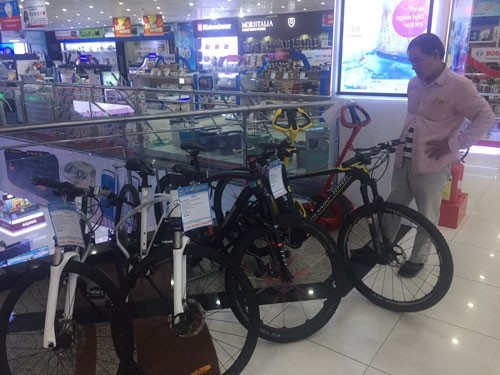 Xe dap hang sang gia 300 trieu tai Viet Nam van co khach mua hinh anh