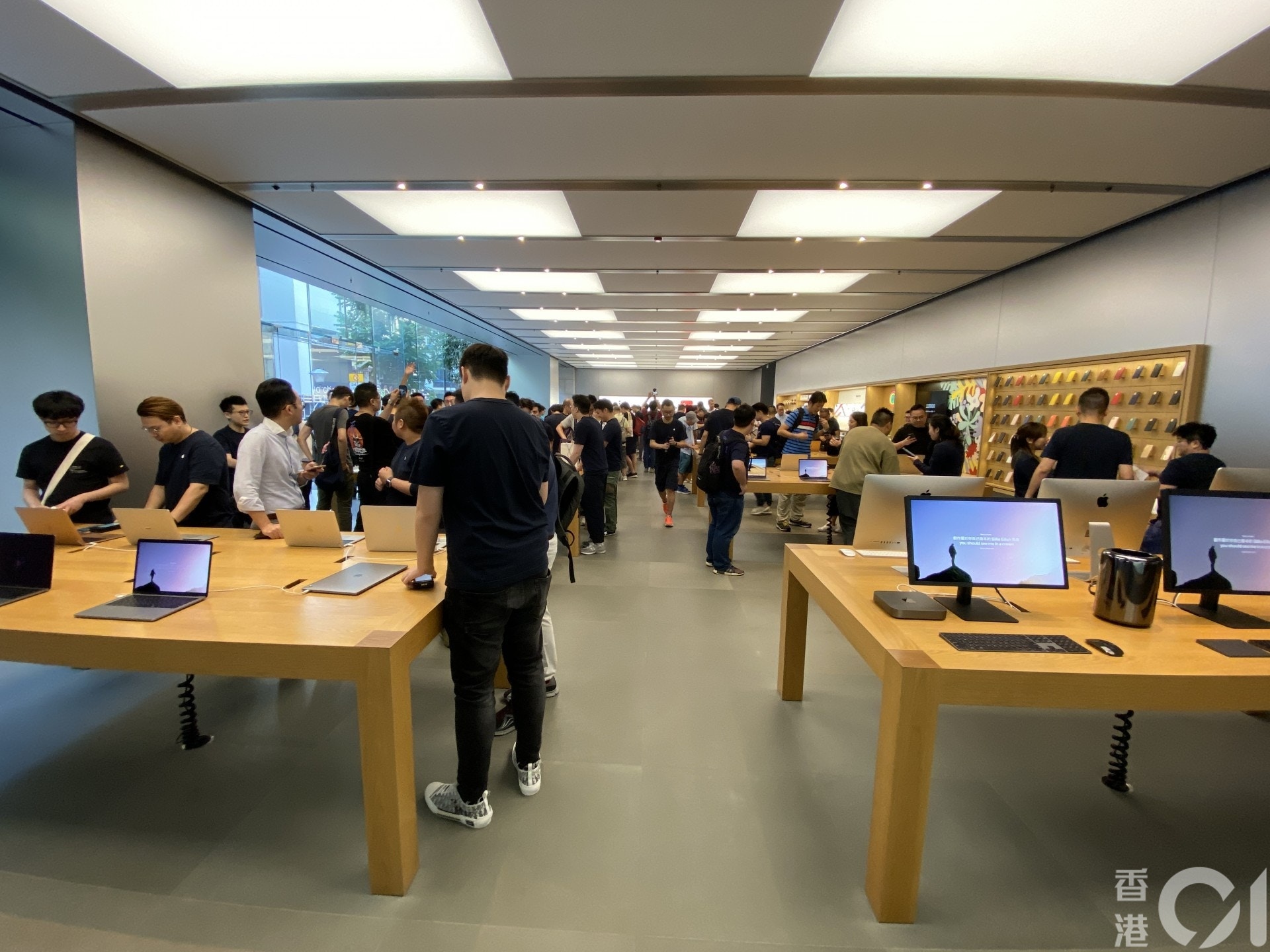 Hong Kong ban iPhone 11 anh 5