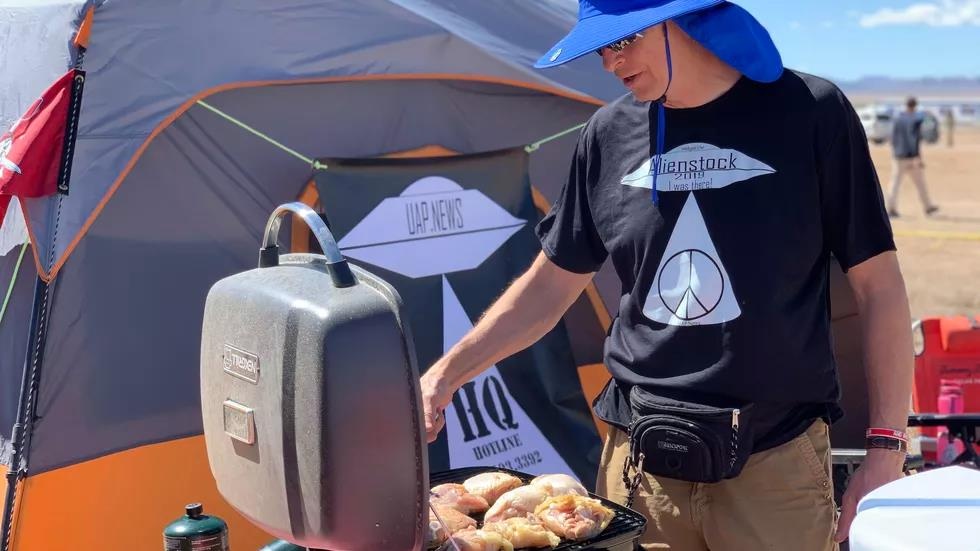 le hoi alienstock an theo area 51 anh 9