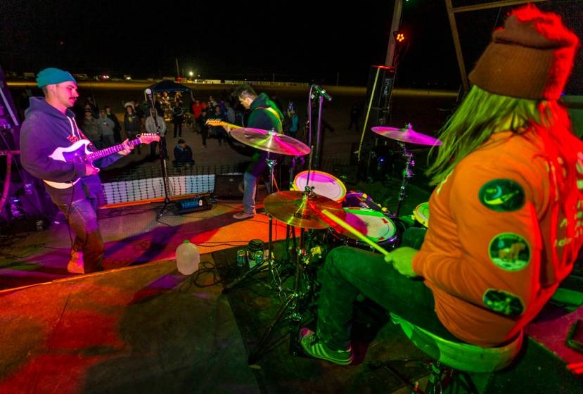 le hoi alienstock an theo area 51 anh 18