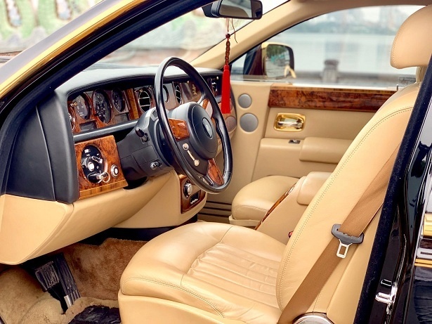 Đại gia Hà Nội bán Rolls-Royce Phantom 10 năm tuổi mạ vàng giá 15, 5 tỷ ảnh 3 Dai gia Ha Noi ban Rolls-Royce Phantom 10 nam tuoi ma vang gia 15, 5 ty anh 3