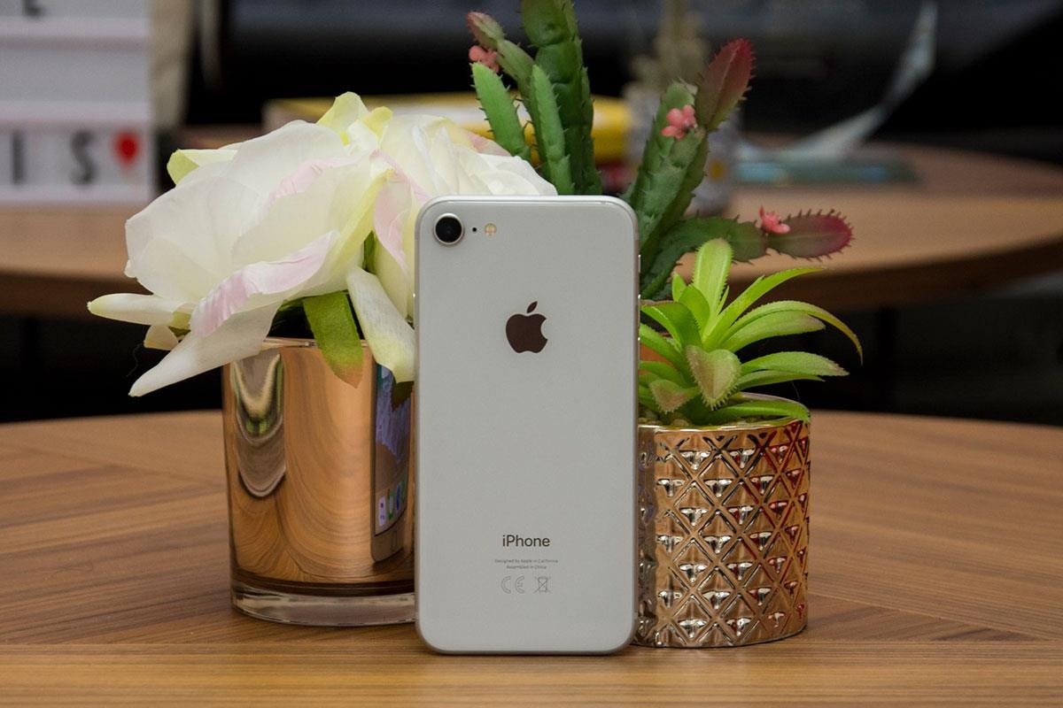 iPhone SE2 ra mat nam 2020, chip giong iPhone 11 hinh anh