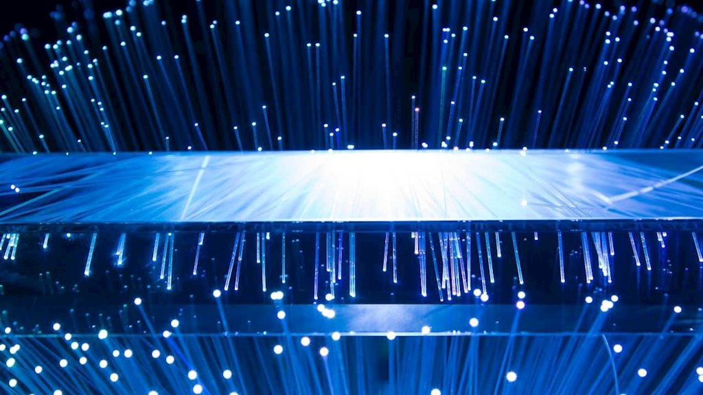 Anh sang xanh lam con nguoi gia nhanh hon anh 1