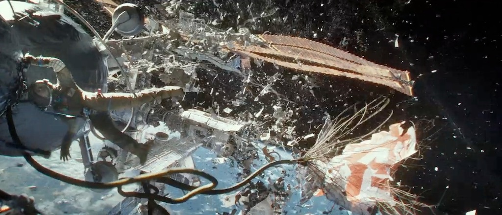 trai dat bi bao vay boi rac vu tru anh 3