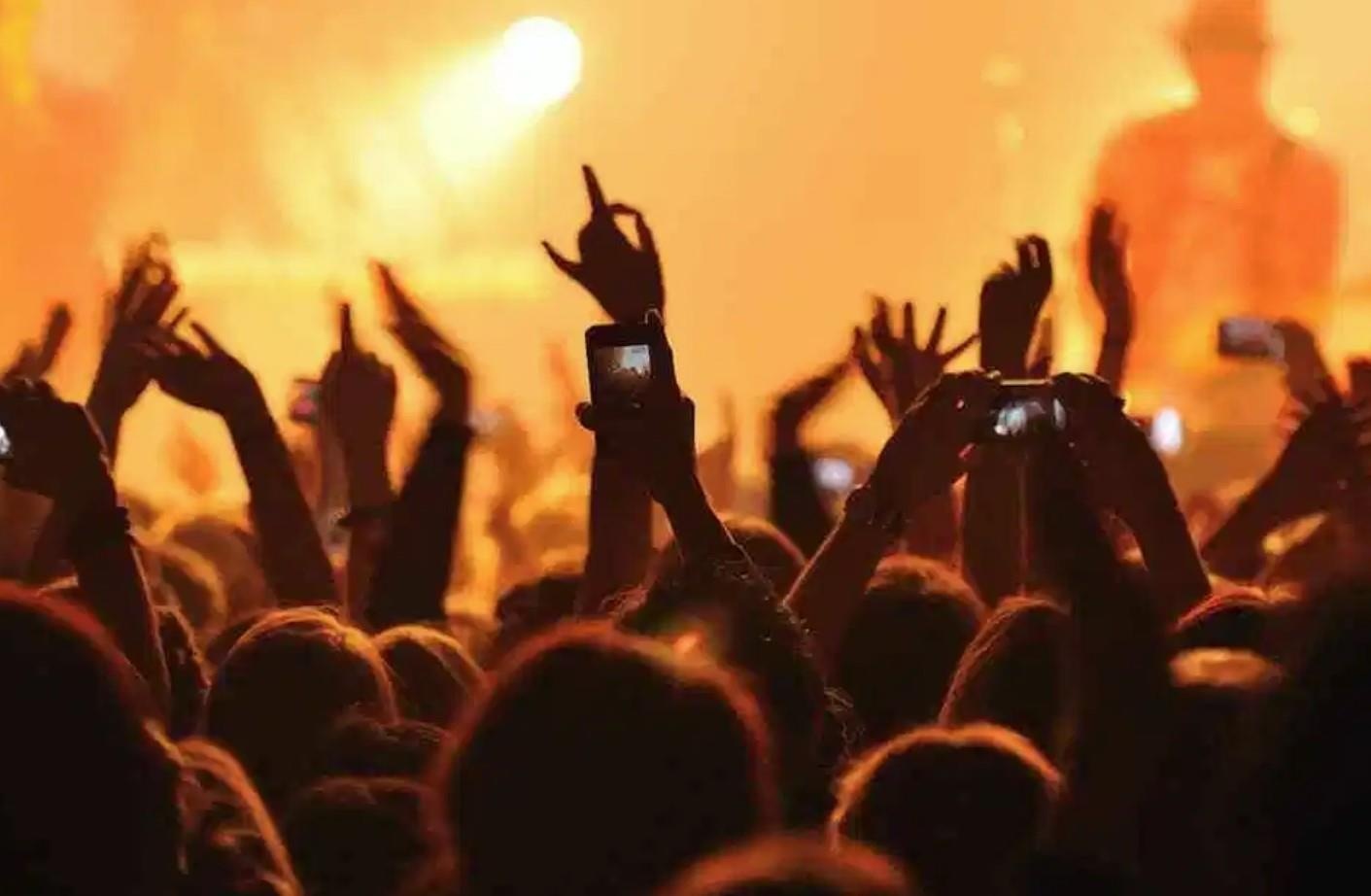 Dung AI de du doan hit tren thi truong nhac Viet hinh anh