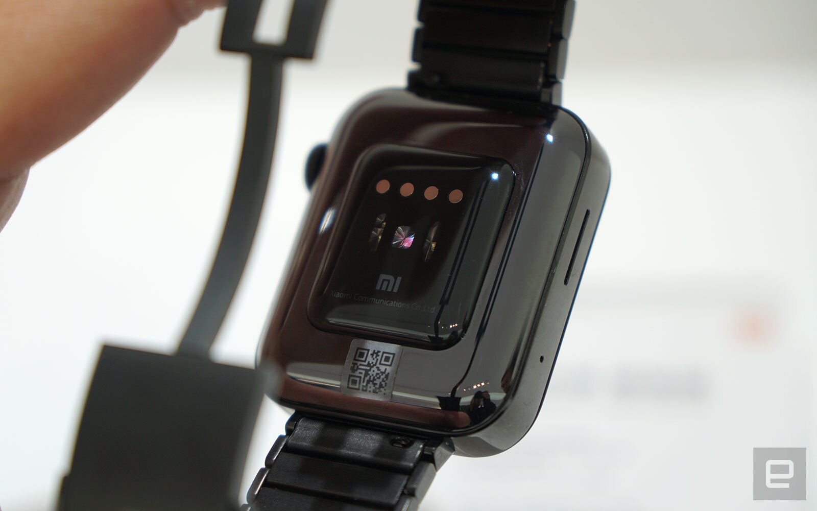 xiaomi nhai apple trang tron anh 5