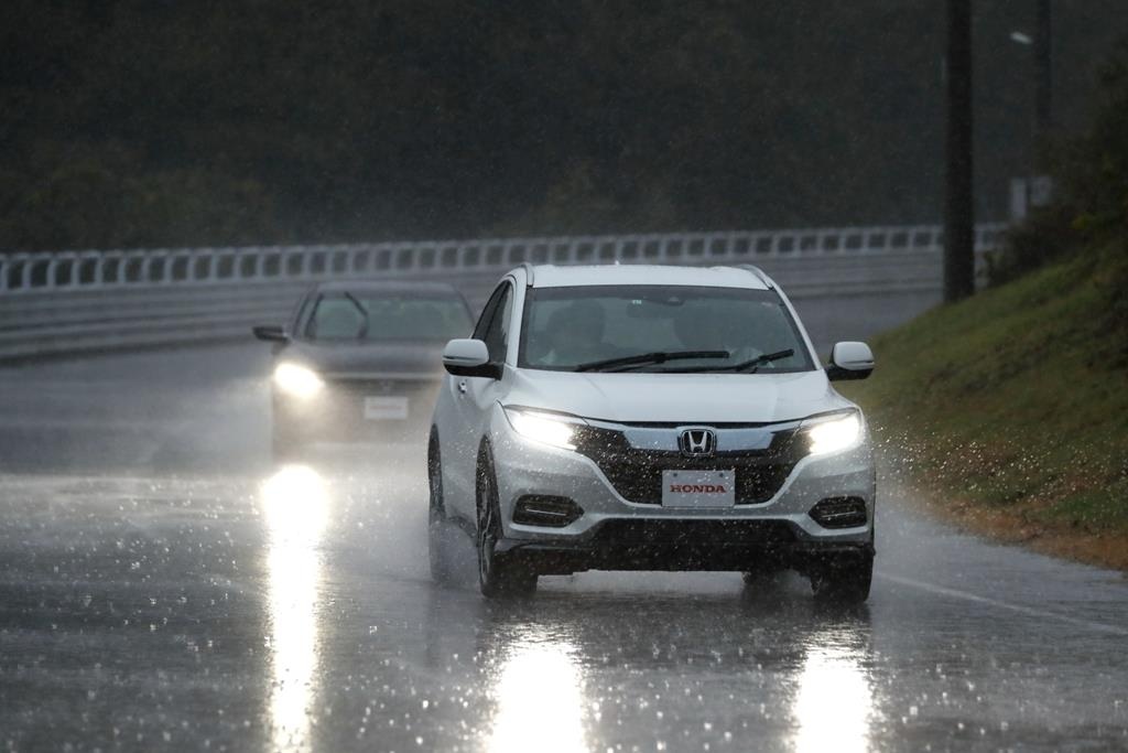 He thong ho tro lai tren oto khong the thay the tai xe hinh anh