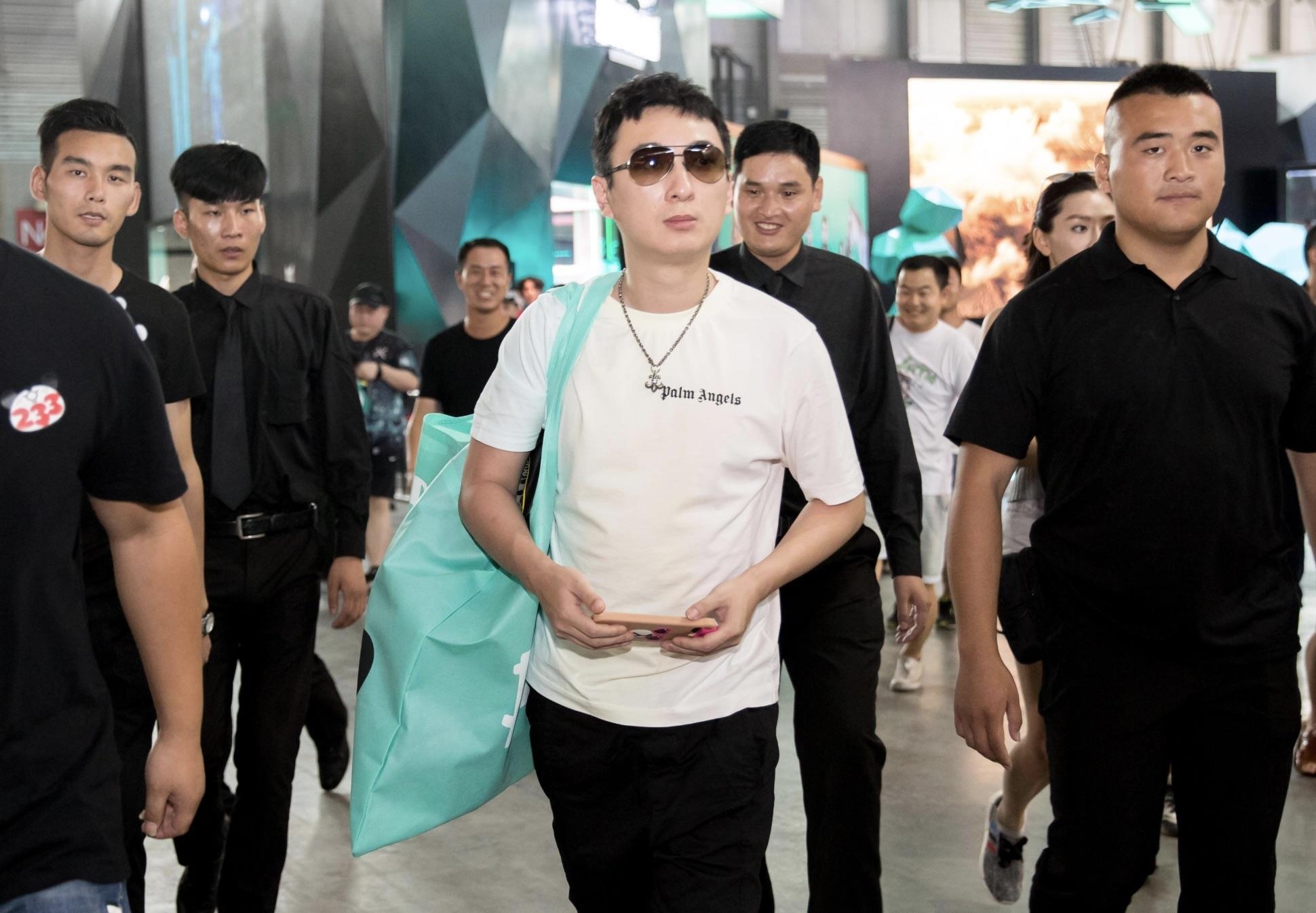 Ty phu cong nghe Trung Quoc no nan, song thua nguoi thuong hinh anh