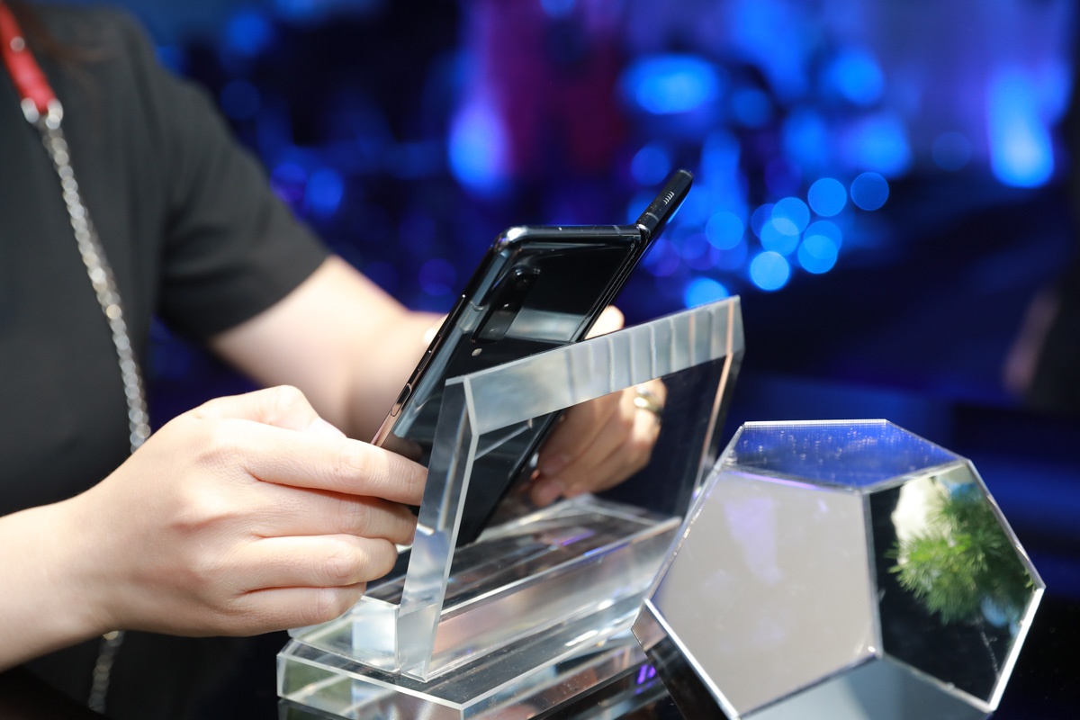 dạ tiệc sang trọng chào đón Samsung Galaxy Fold ảnh 10 da tiec sang trong chao don Samsung Galaxy Fold anh 10