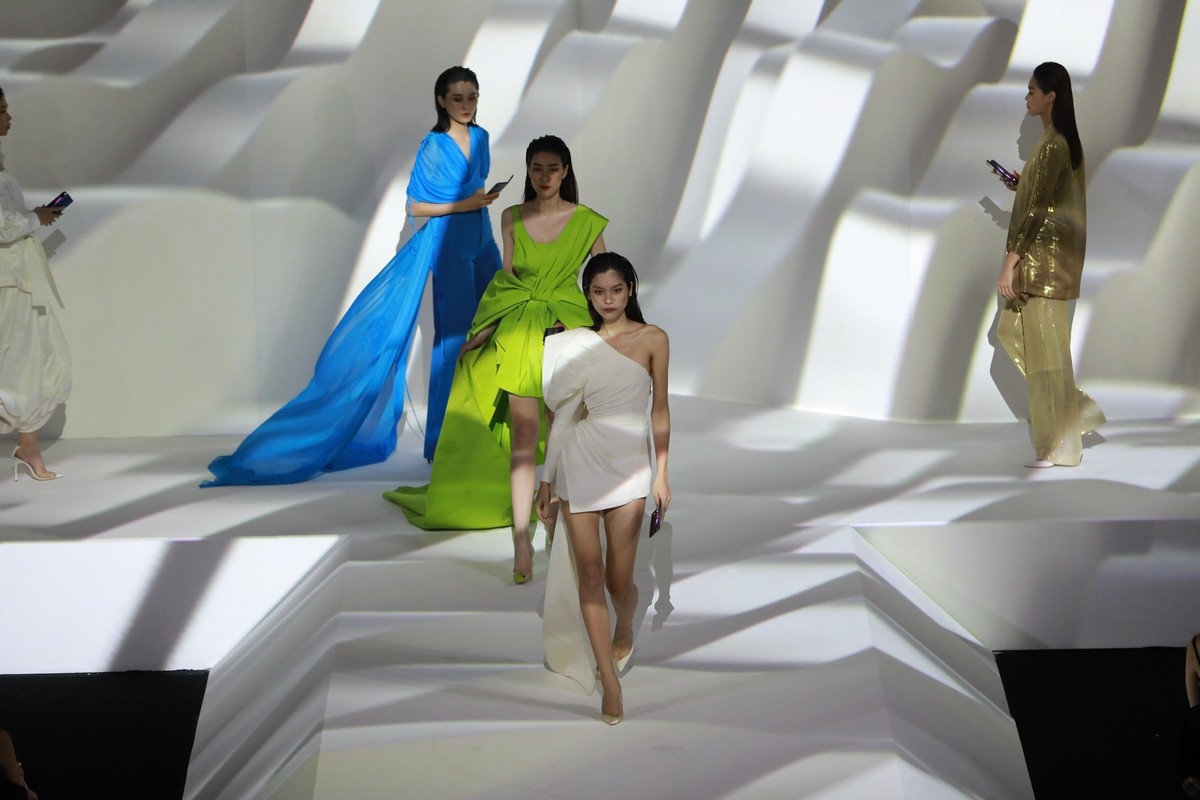 dạ tiệc sang trọng chào đón Samsung Galaxy Fold ảnh 4 da tiec sang trong chao don Samsung Galaxy Fold anh 4