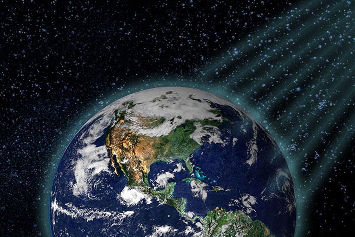 Trai Dat dang nang len hay nhe di? hinh anh