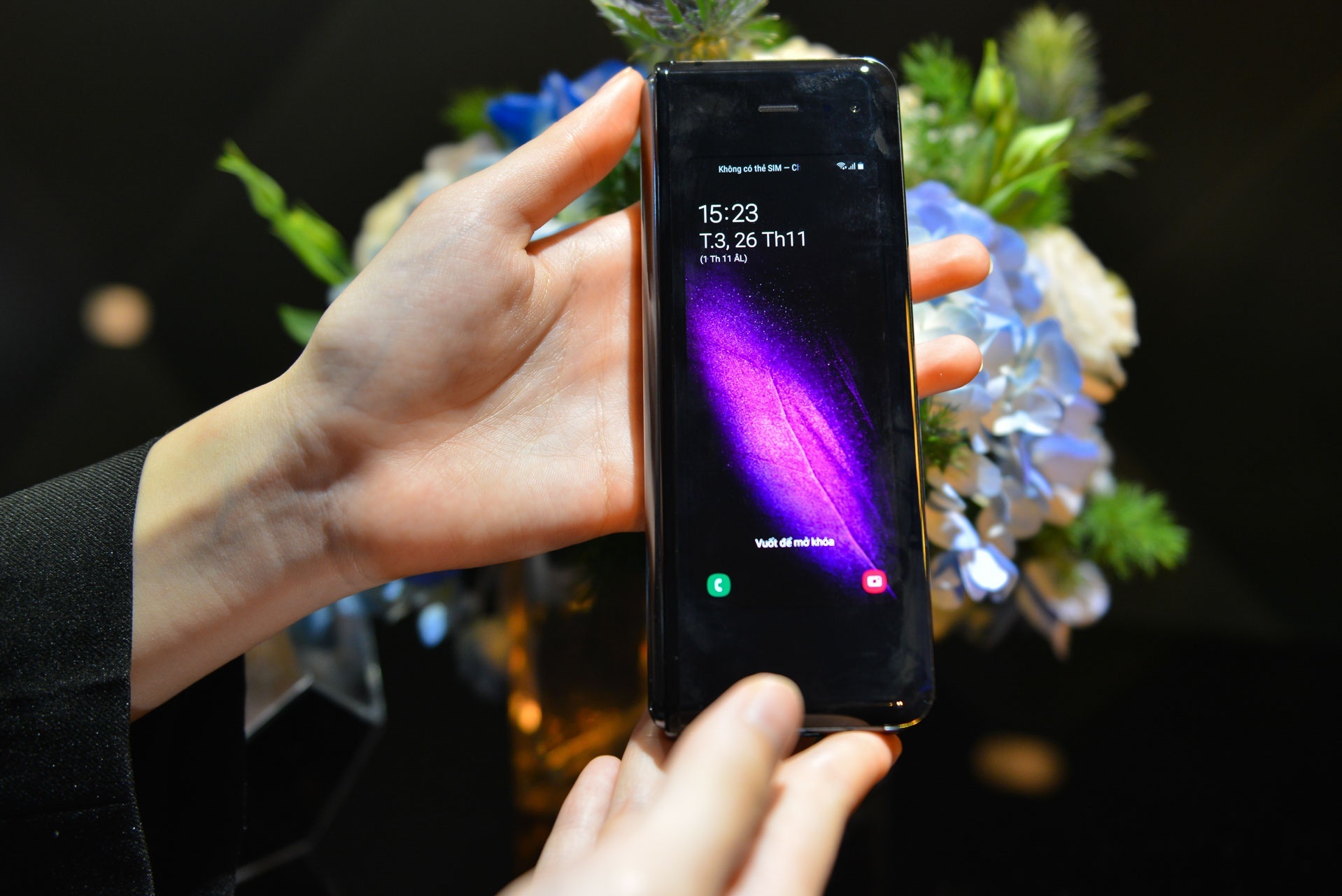 Samsung lan dau tiet lo doanh so Galaxy Fold hinh anh