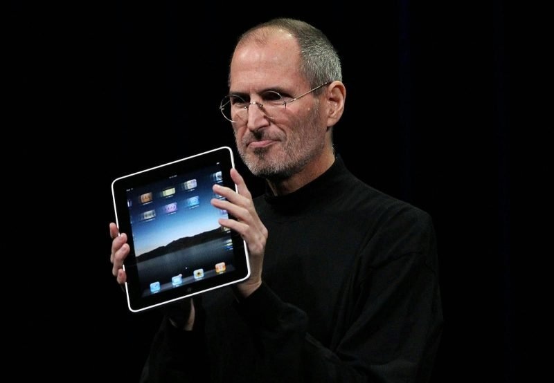 Steve Jobs muon tao ra iPad de dung trong toilet hinh anh
