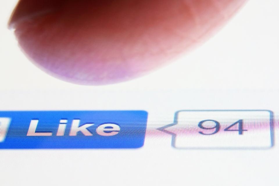 nut like facebook chiem linh tam tri con nguoi nhu the nao anh 2