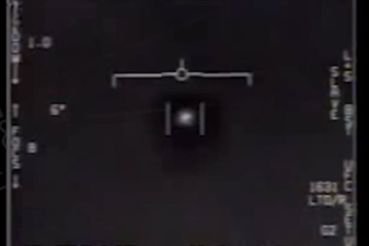 Phi cong My ke lai lan dung do UFO 15 nam truoc hinh anh