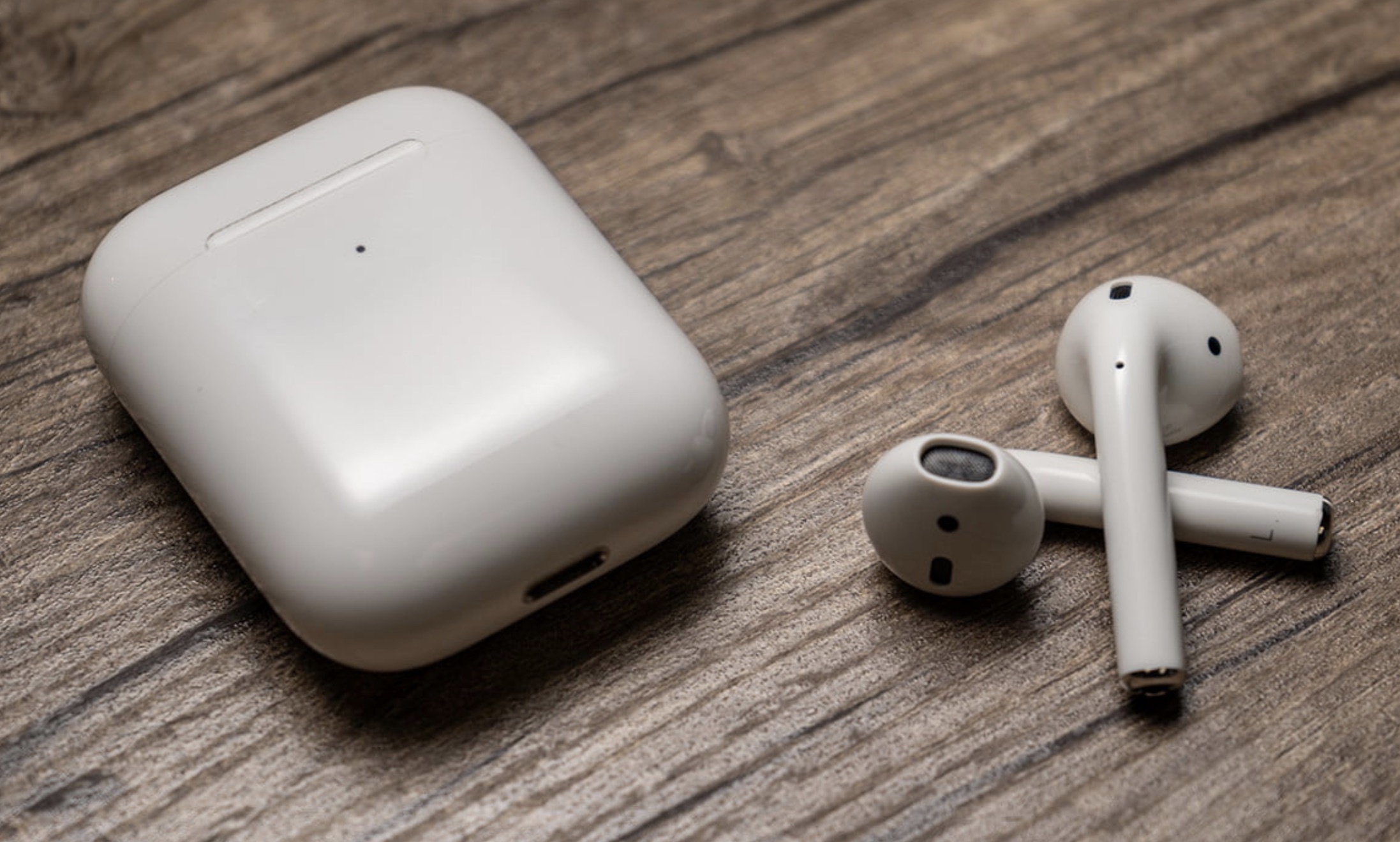 Benh nhan nuot nham AirPods vao bung thay vi thuoc giam dau hinh anh