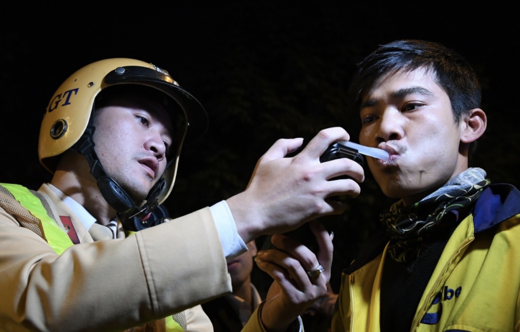 Dich vu 'say goi xe' gia 500.000/luot dua oto ve nha o Viet Nam hinh anh