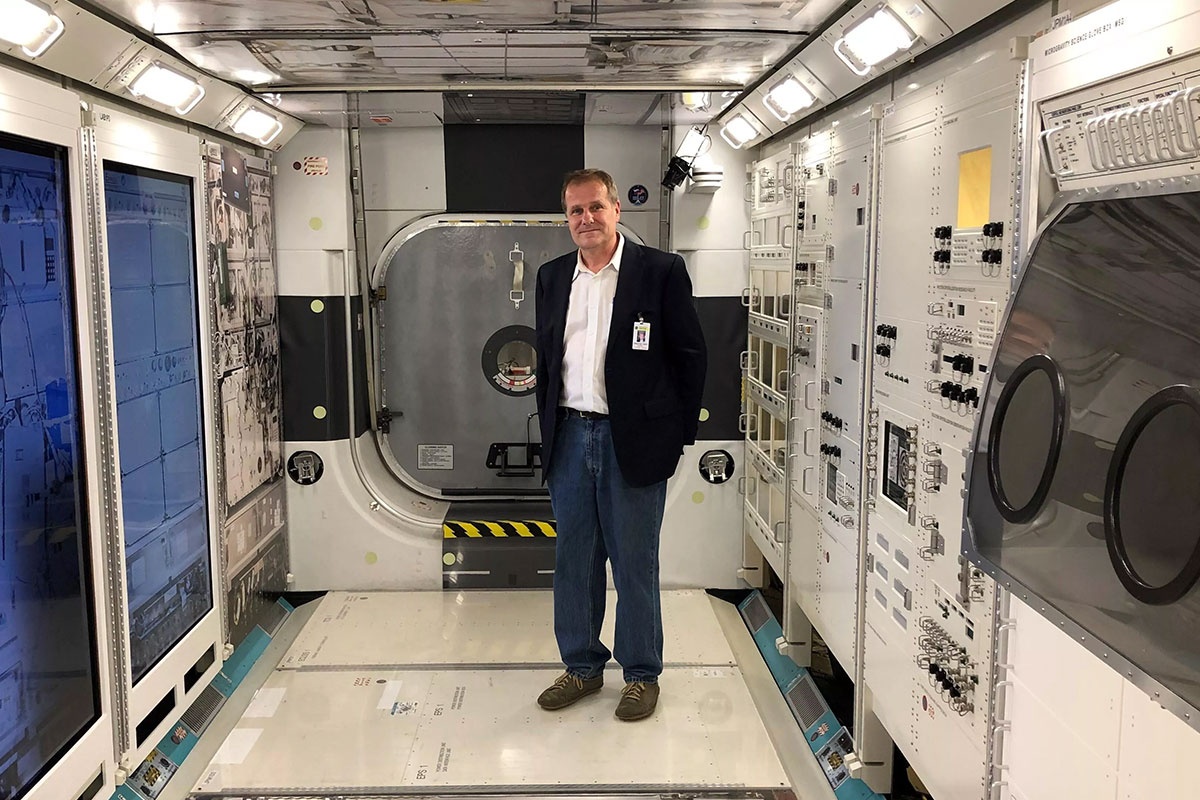 chua tri cuc mau dong tren tram vu tru quoc te iss cua nasa anh 1