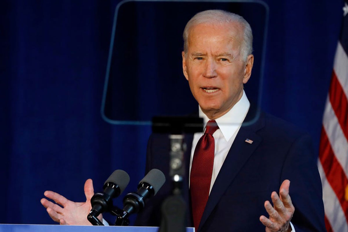 Ung vien tong thong My che bai CEO Facebook hinh anh