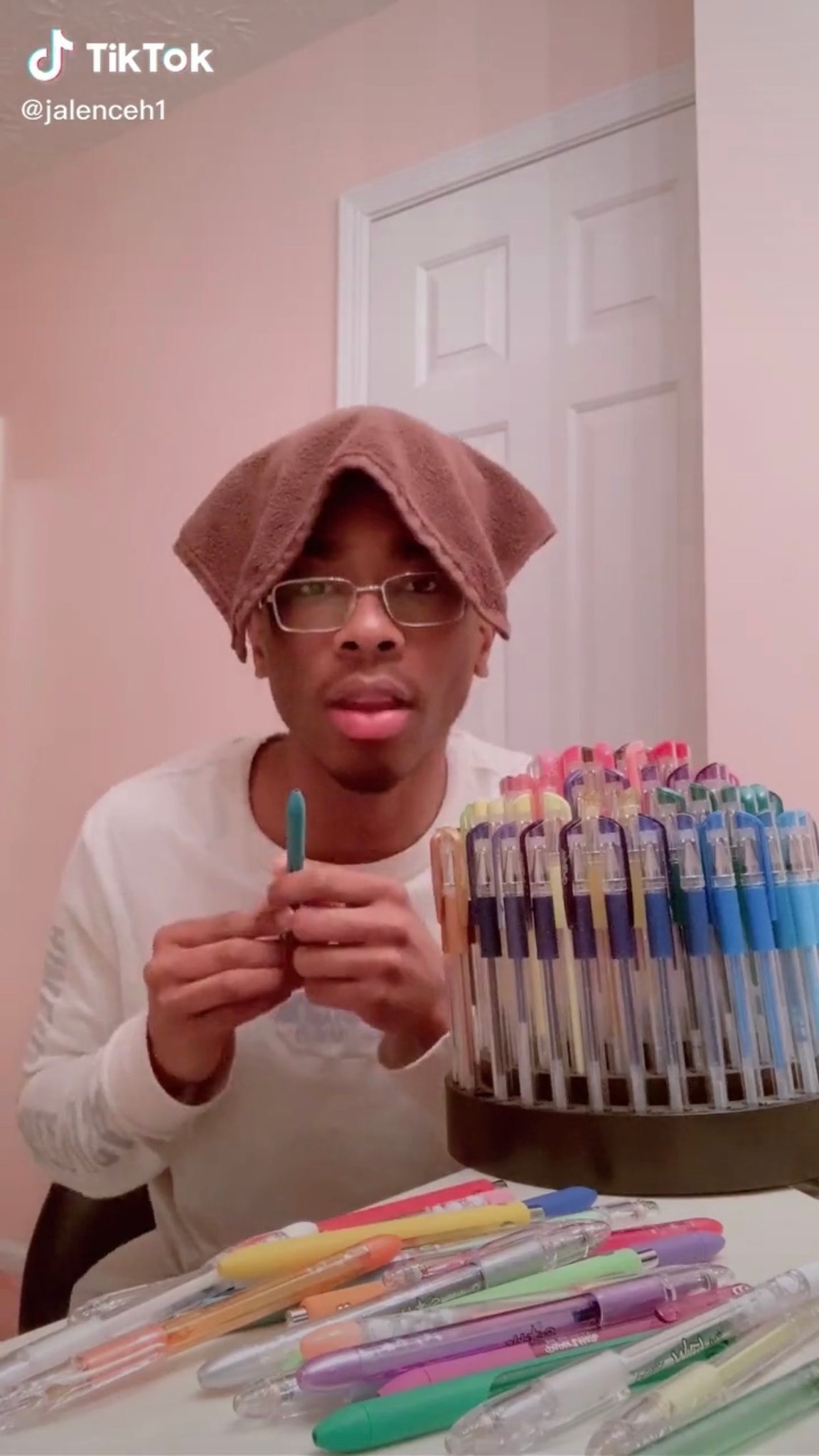 nha tam la san khau cua ngoi sao tiktok anh 5