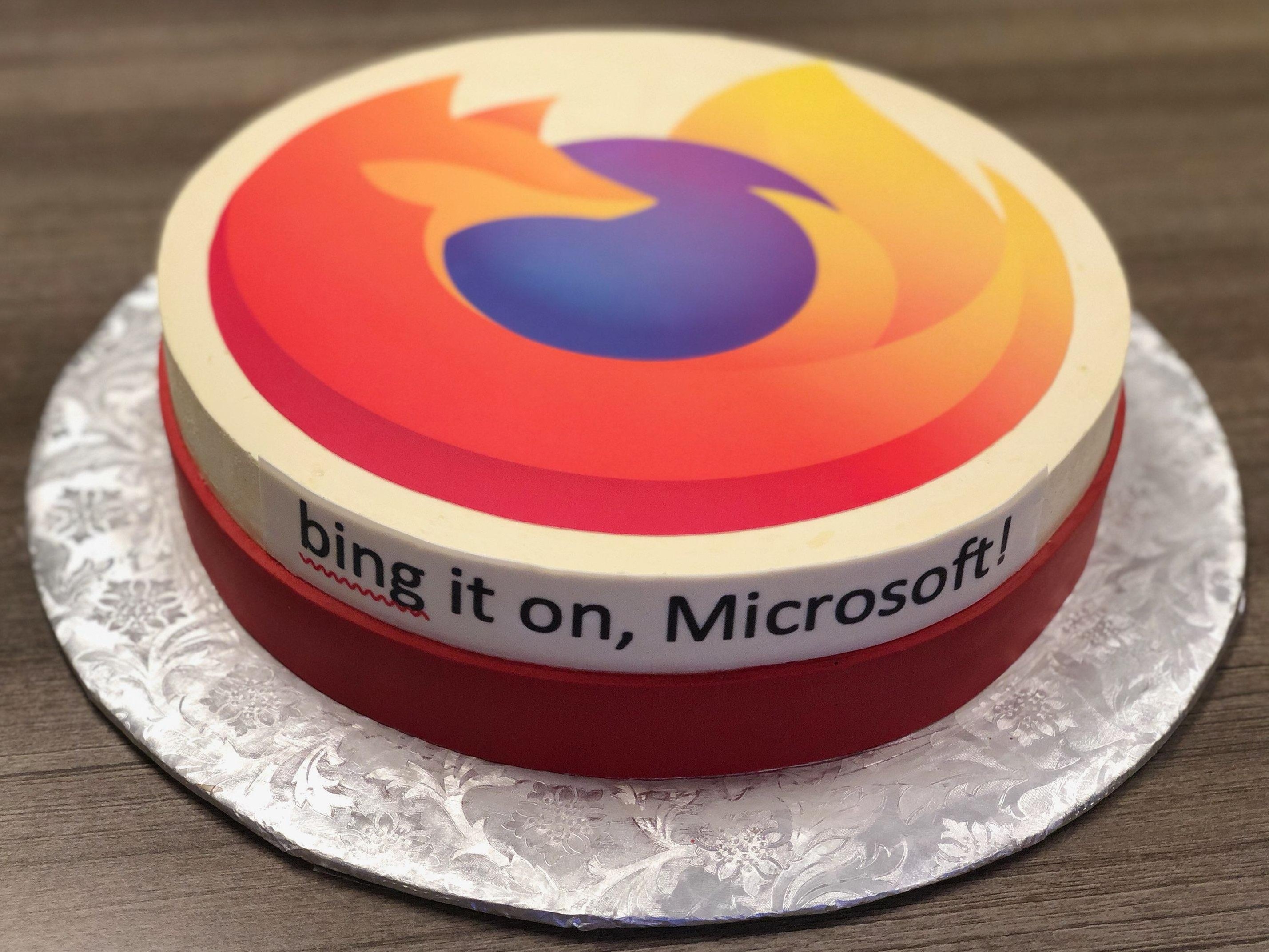 Vi sao Microsoft, Google, Mozilla hay tang banh kem cho nhau? hinh anh
