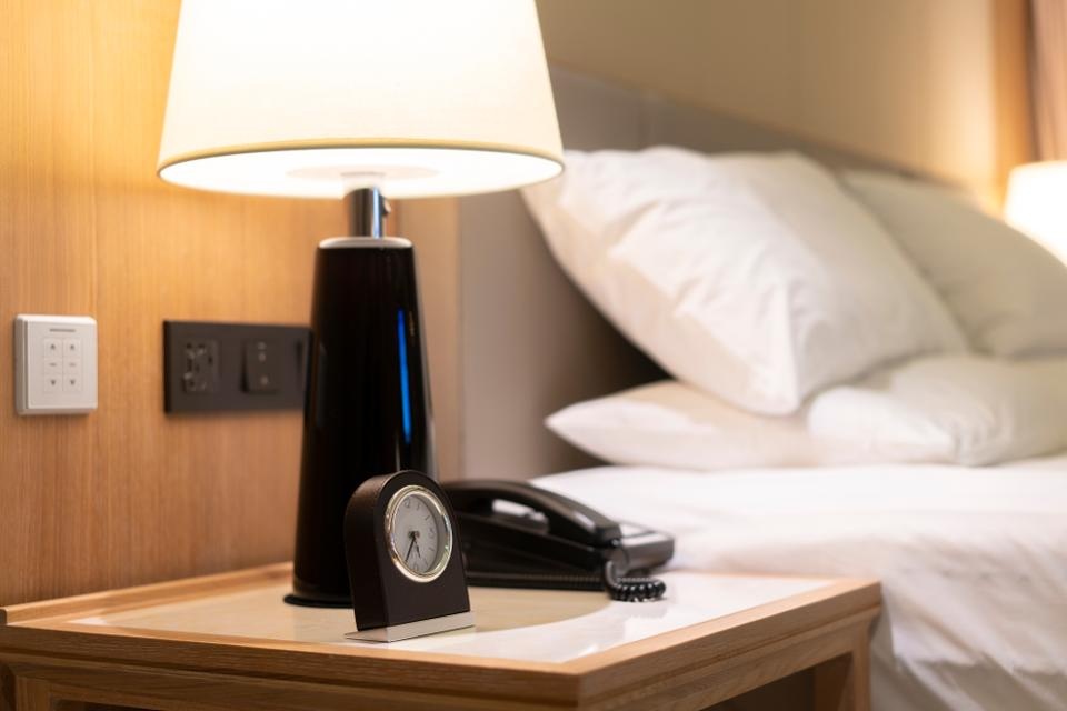 Du lich dip le, can trong voi camera quay len hinh anh