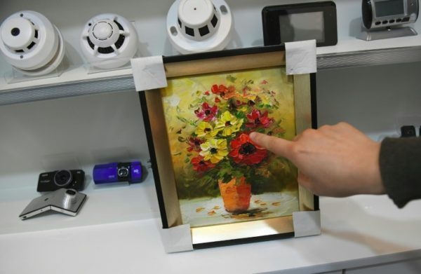 cach phat hien camera quay len trong khach san khi du lich 2020 anh 2