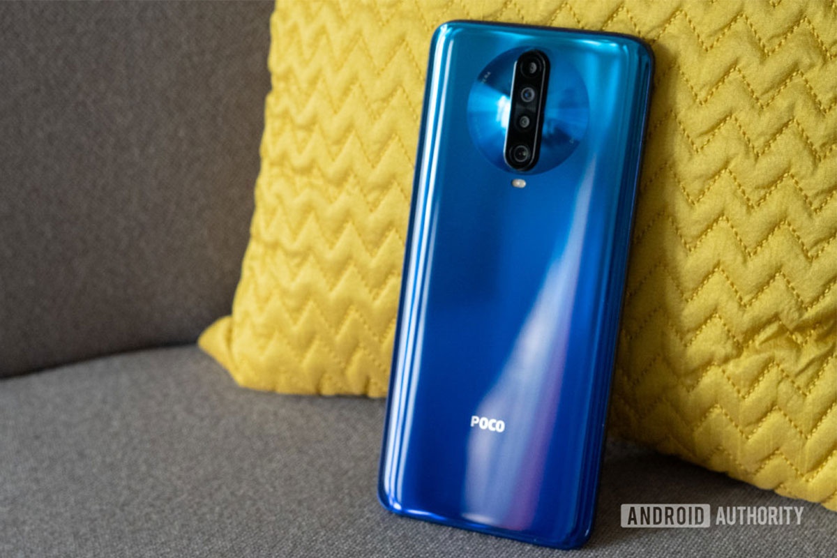 Poco ra mat smartphone gia re moi hinh anh