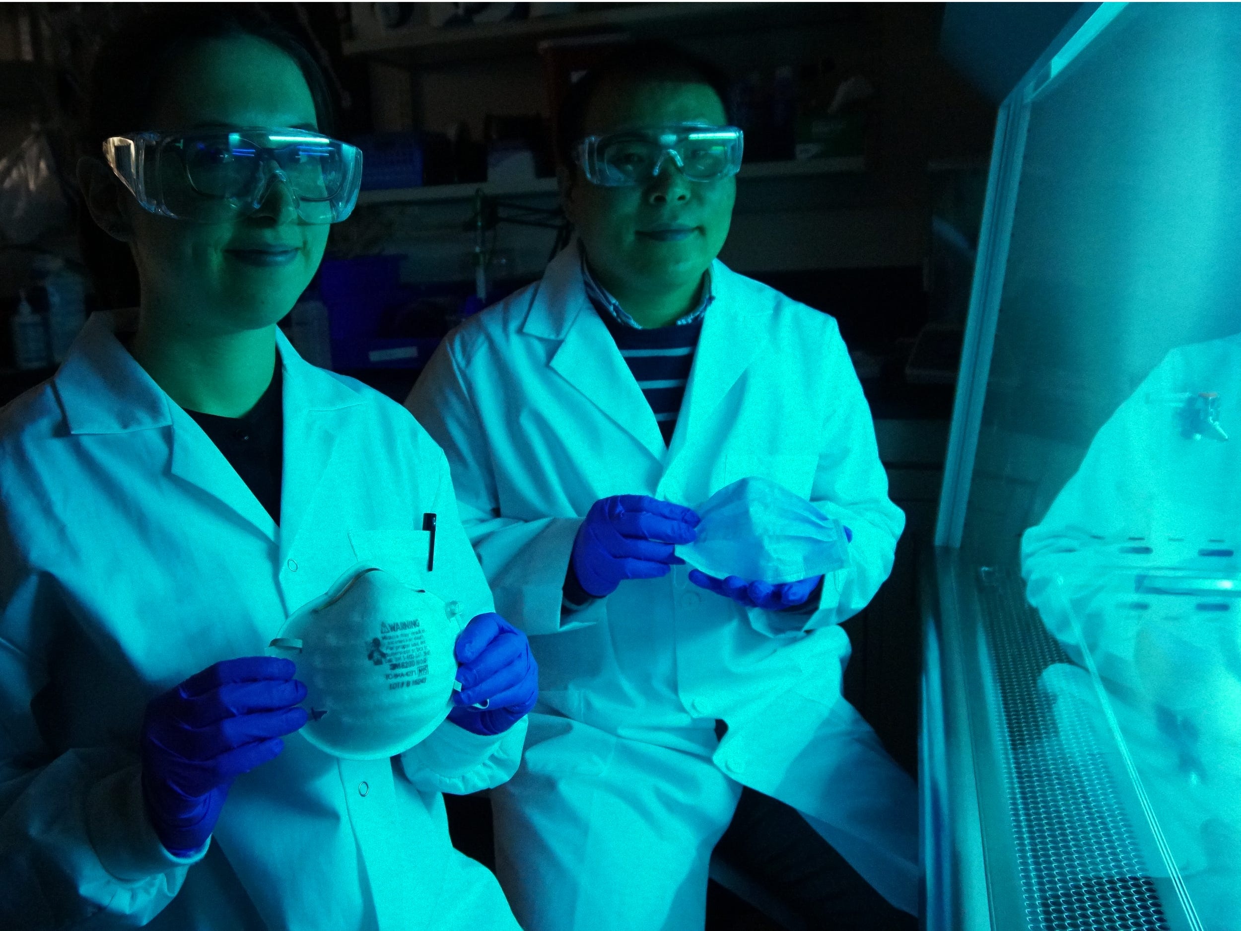 cach deo khau trang dung cach anh 2