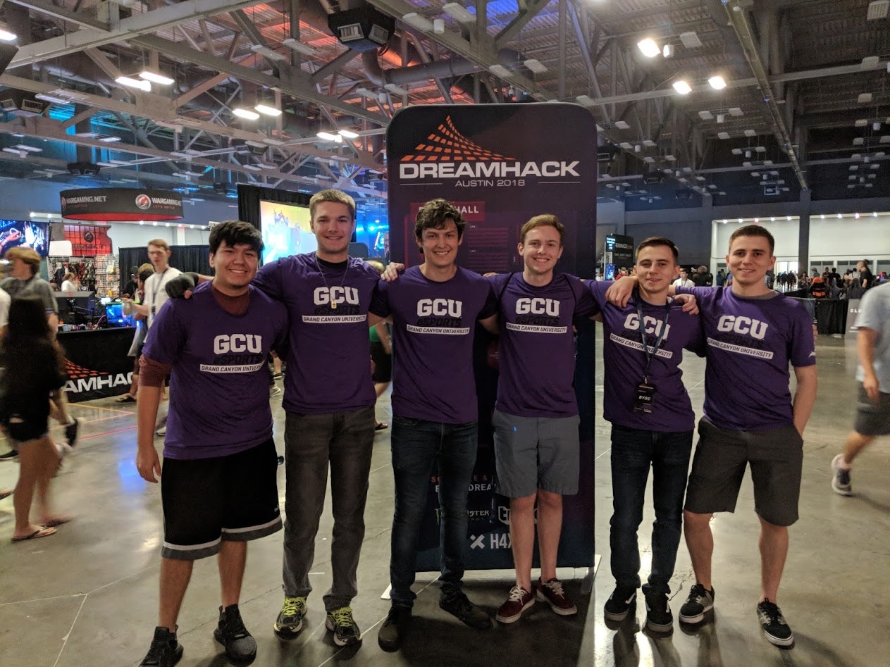 truong dai hoc cho sinh vien choi game anh 3