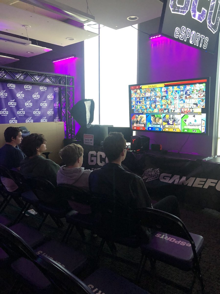 truong dai hoc cho sinh vien choi game anh 7