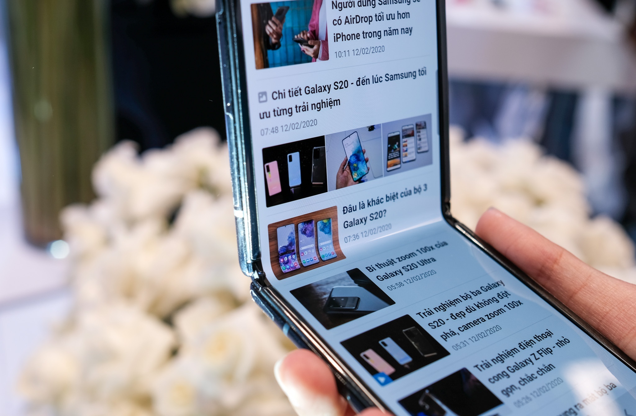 samsung galaxy z flip man hinh ultra thin glass co ben khong anh 1