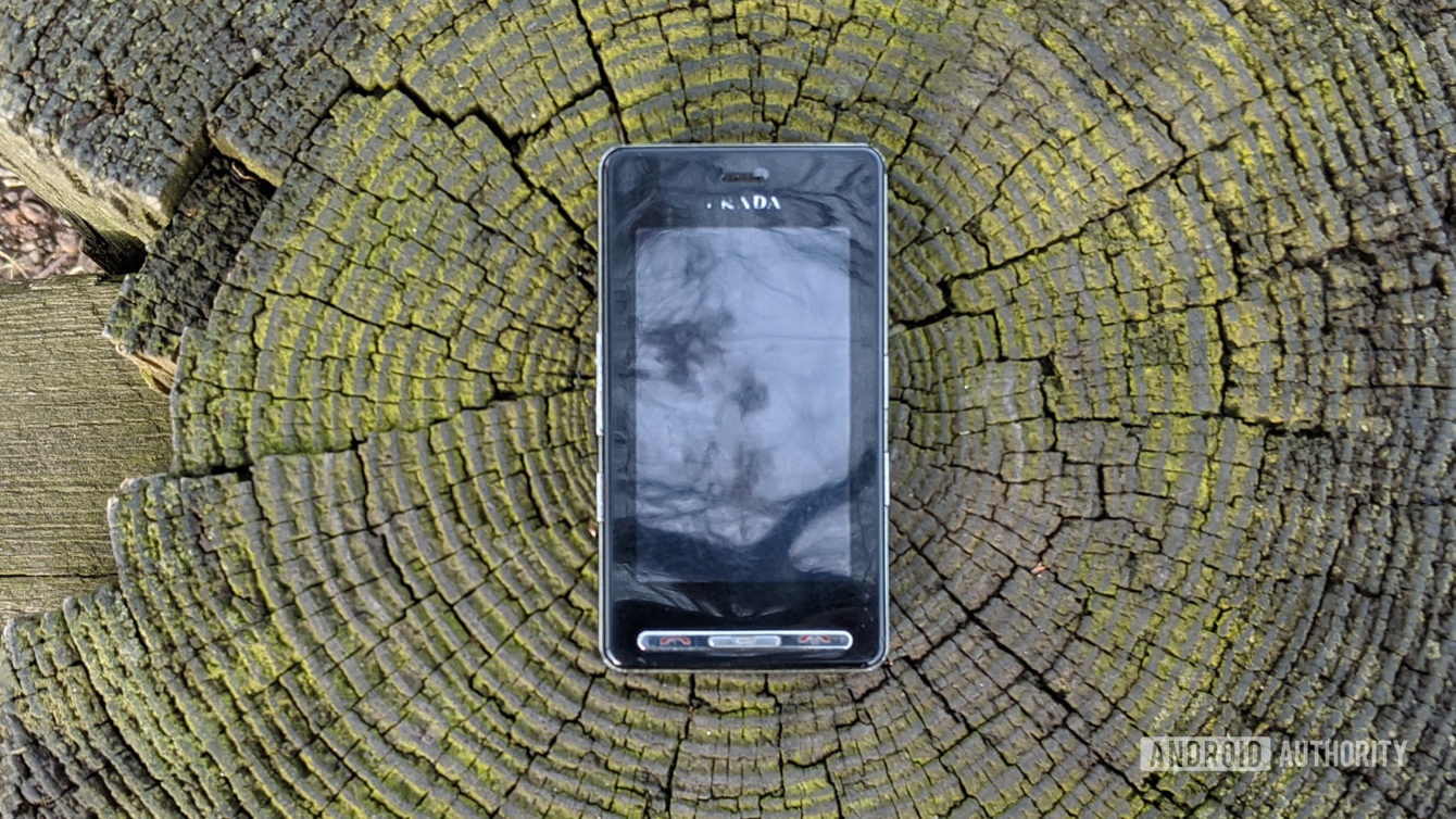 sat thu iphone khong ai nho toi anh 1