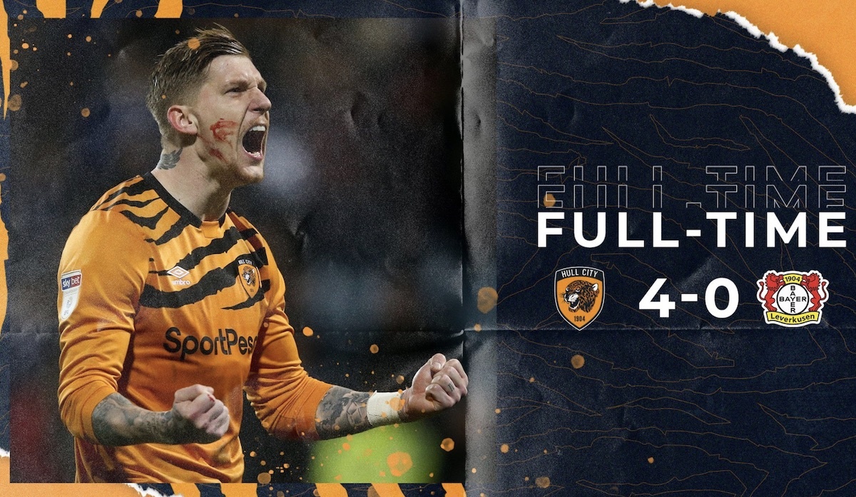 Giai hoan, CLB bong da Anh chuyen sang choi co tren Twitter hinh anh