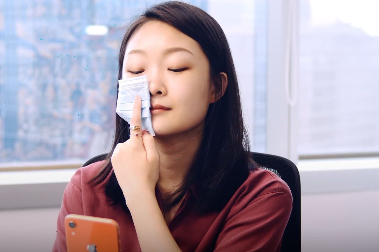 Cach mo khoa iPhone khi van deo khau trang hinh anh