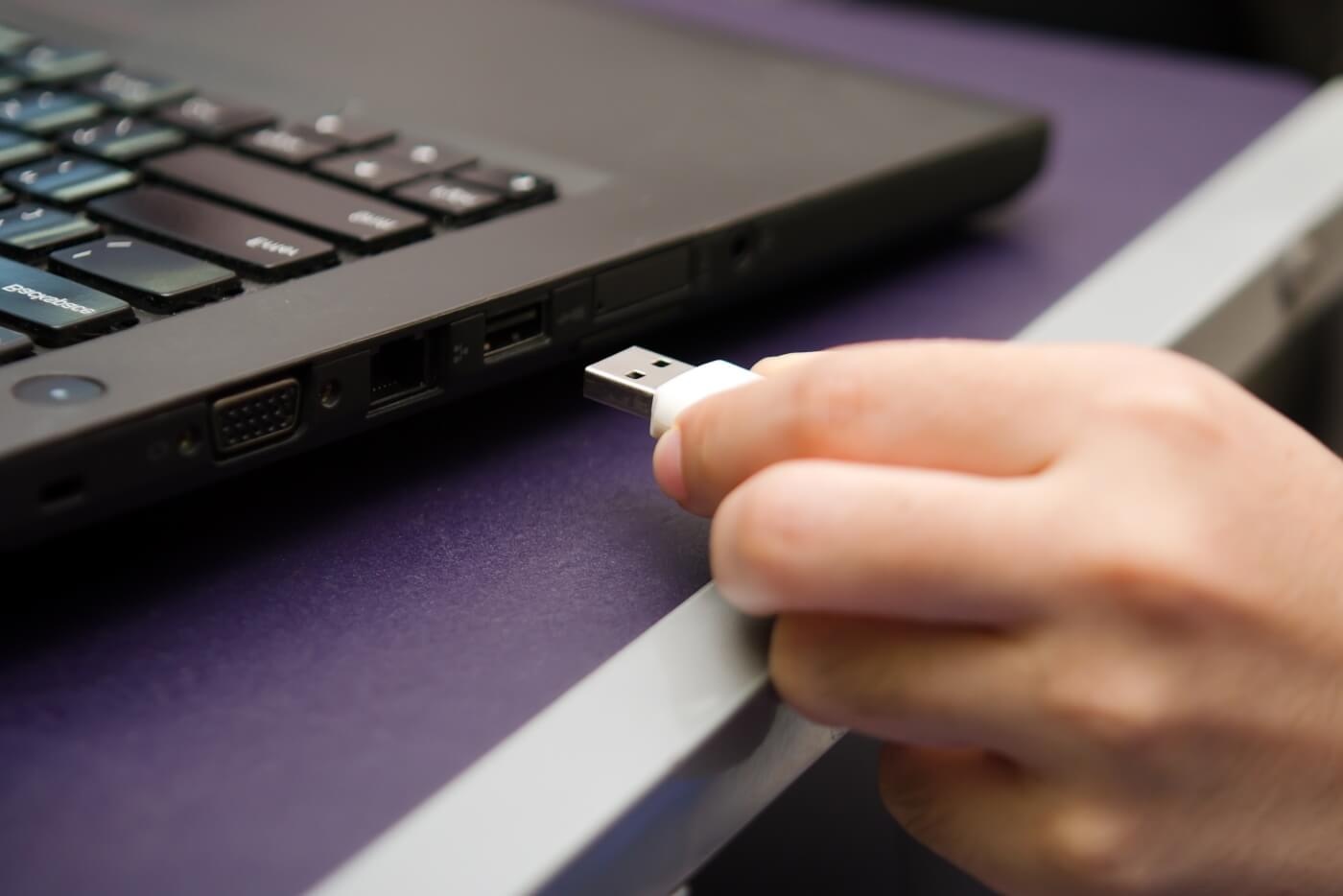 hacker 60 tuoi xam nhap nha tu anh 3