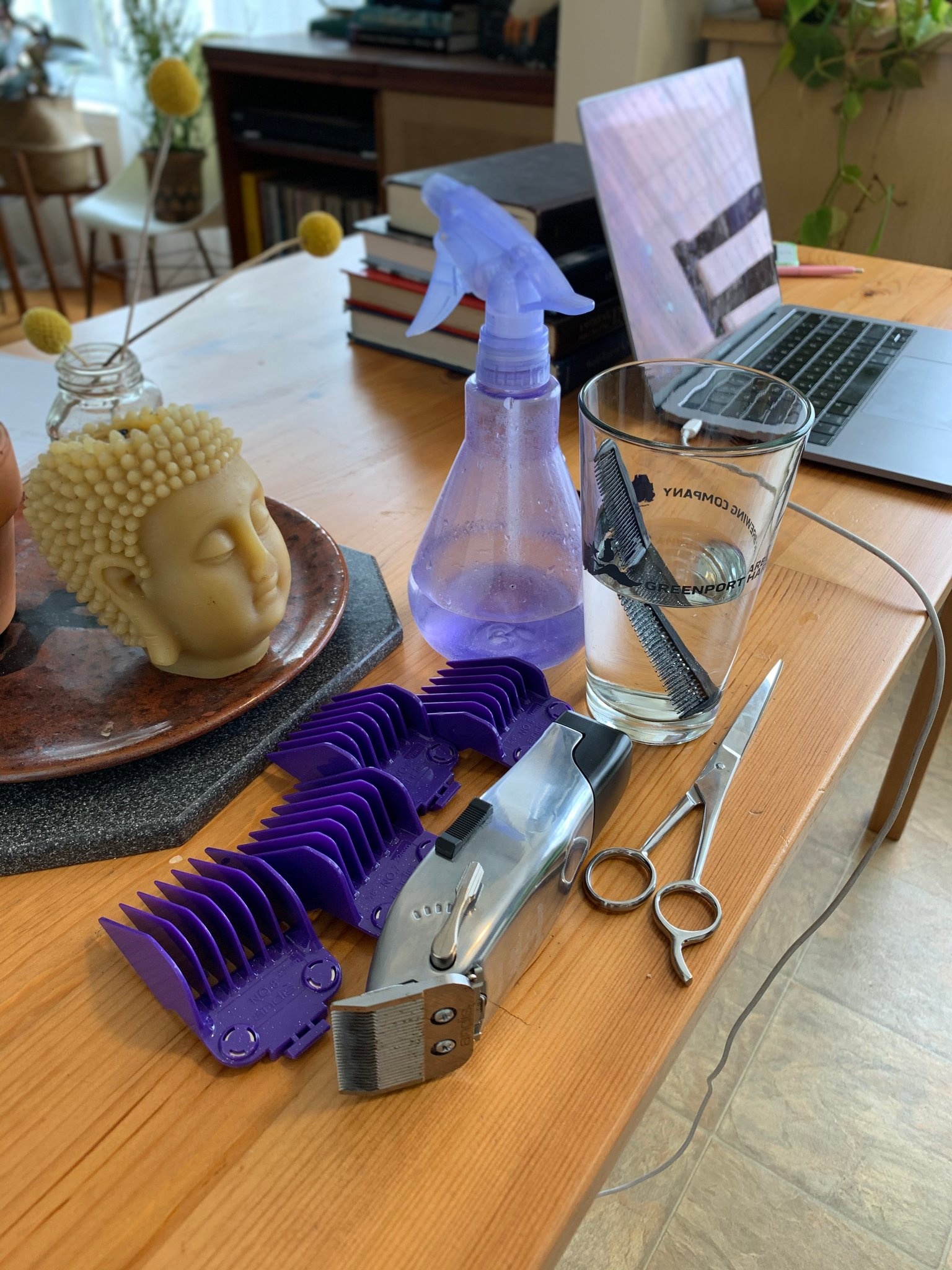 tu cat toc o nha anh 3