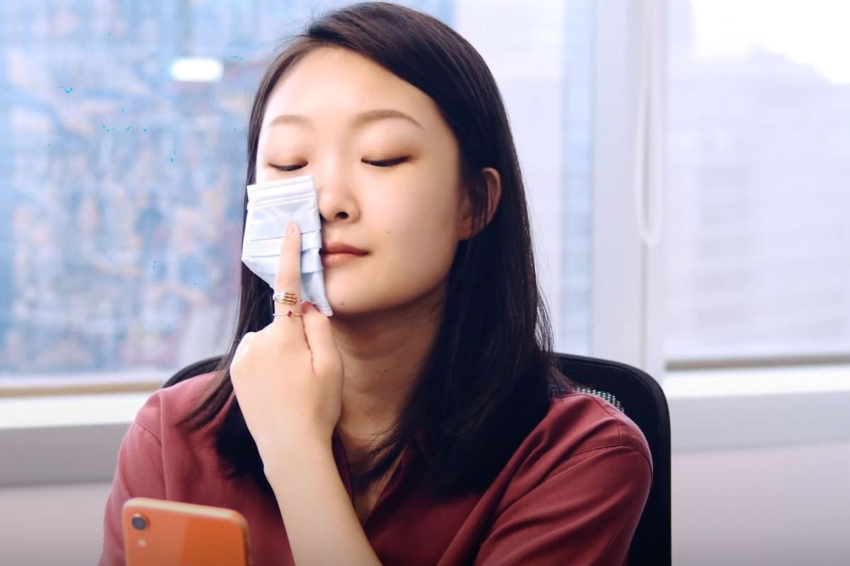 Apple sap cap nhat iPhone de do phien khi deo khau trang hinh anh