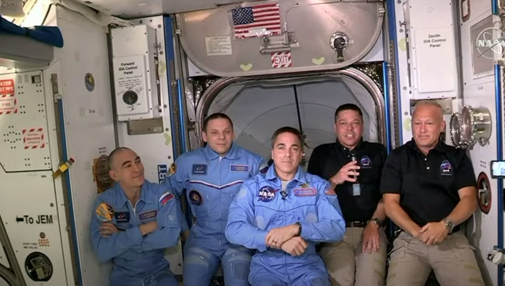 tau vu tru spacex noi tram iss anh 8