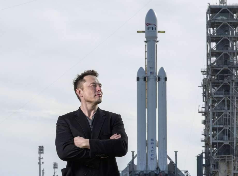 Giai ma SpaceX: Cong ty cua Musk lay tien o dau de thay doi the gioi? hinh anh